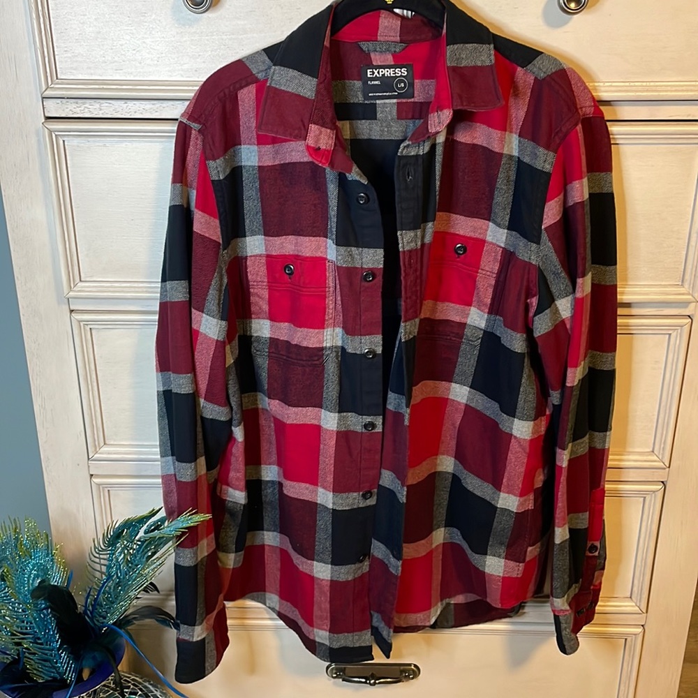 Men’s express red/navy button down casual flannel large